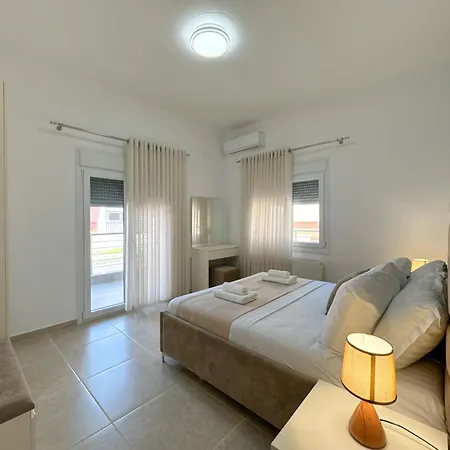 Apartman Empire 1 Néa Mihanióna